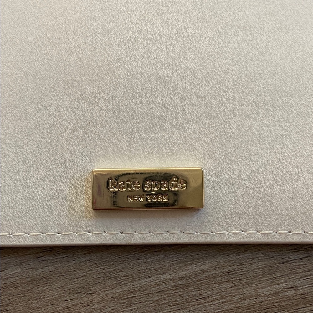 Kate Spade Sweet Pea wristlet bag - Picture 3 of 6
